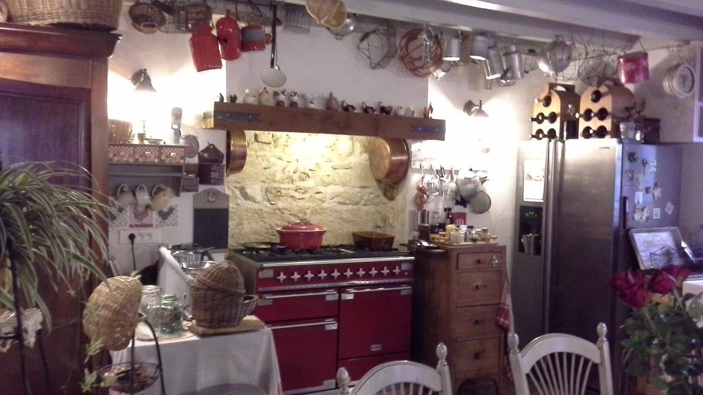 La Roulotte De Lola - Chambre D'Hotes La Celle  Bagian luar foto