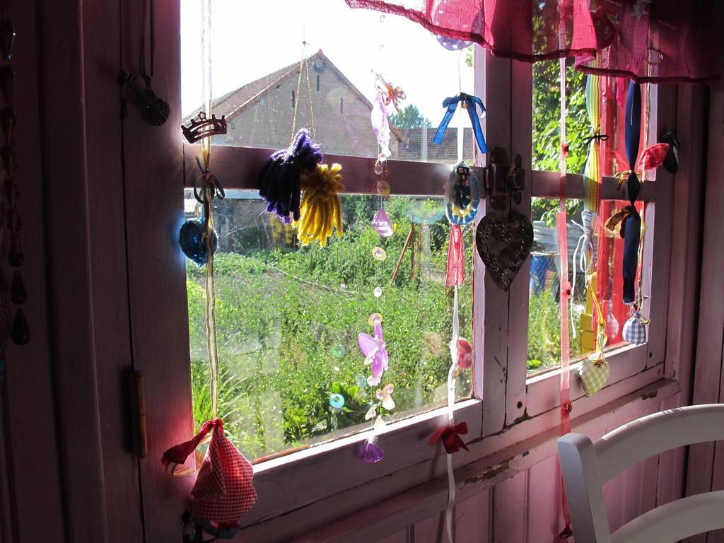 La Roulotte De Lola - Chambre D'Hotes La Celle  Bagian luar foto