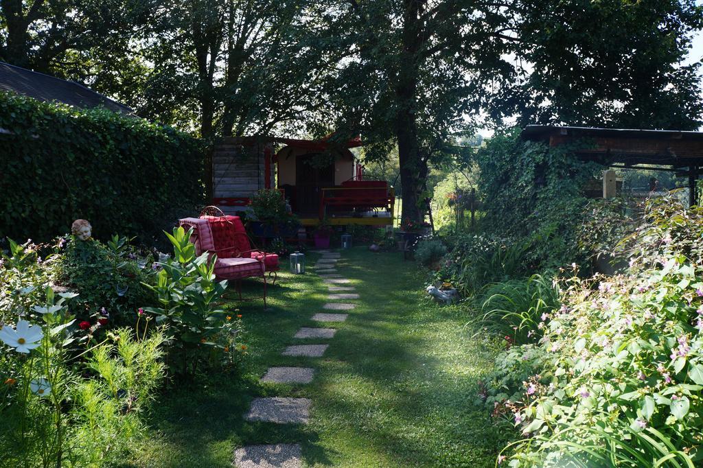La Roulotte De Lola - Chambre D'Hotes La Celle  Bagian luar foto