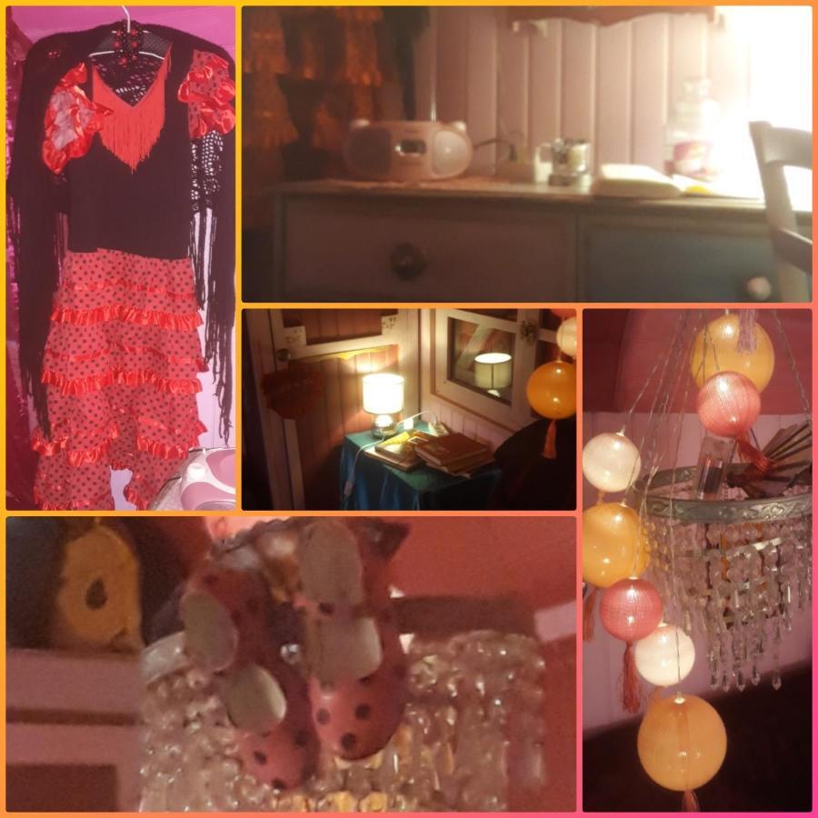 La Roulotte De Lola - Chambre D'Hotes La Celle  Bagian luar foto
